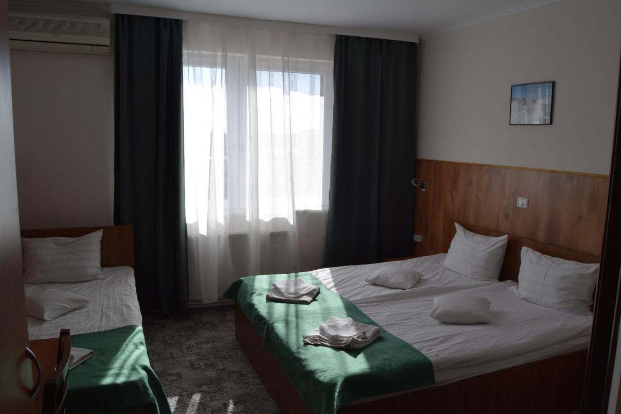 Pension Larisa Arad Exterior photo